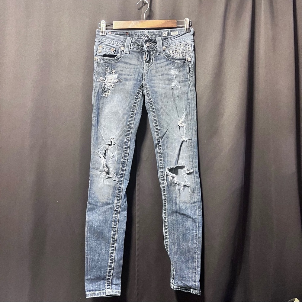 Miss Me Distressed Skinny Jeans in Blue